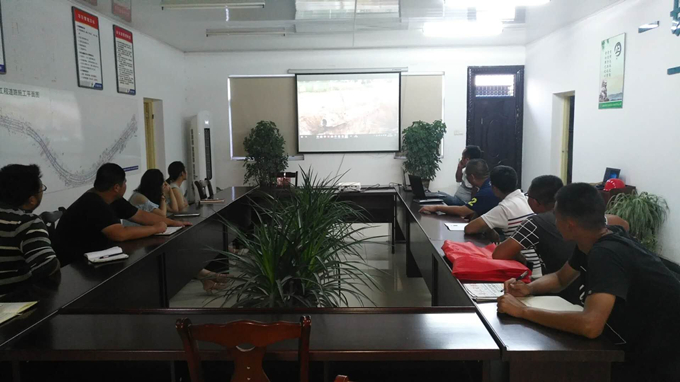 亞父項目部開展“質量月”活動啟動儀式 亞父項目部開展“質量月”活動啟動儀式