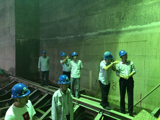 集團(tuán)公司副總經(jīng)理王厚良一行蒞臨合軌4號線TJ03標(biāo)指導(dǎo)盾構(gòu)貫通及接收工作 集團(tuán)公司副總經(jīng)理王厚良一行蒞臨合軌4號線TJ03標(biāo)指導(dǎo)盾構(gòu)貫通及接收工作